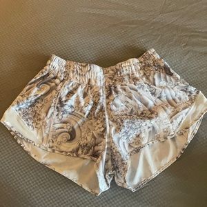 Lululemon Hottie Hot shorts
